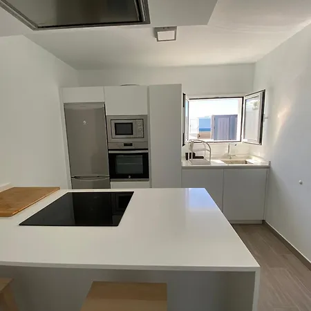 Primera Linea Playa Honda (Lanzarote)